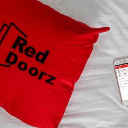 RedDoorz Syariah At Jalan Menteri Supeno Hotel Yogyakarta Bagian luar foto