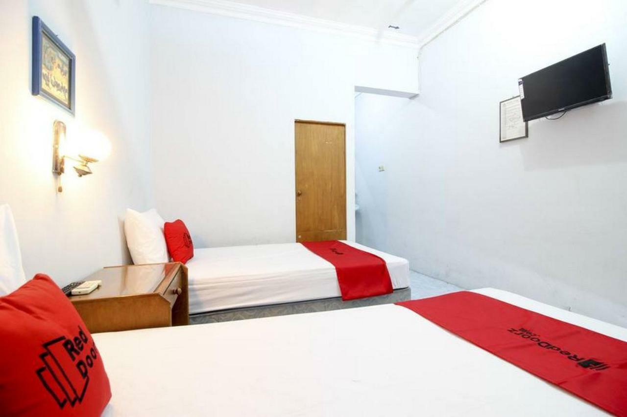 RedDoorz Syariah At Jalan Menteri Supeno Hotel Yogyakarta Bagian luar foto